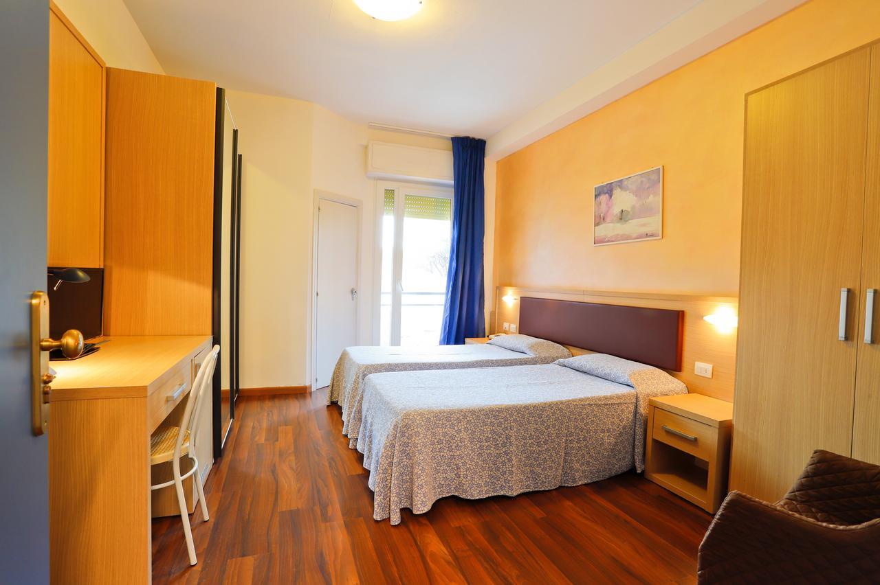 Hotel Grifone Principina a Mare Buitenkant foto