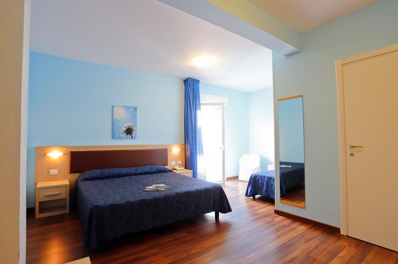 Hotel Grifone Principina a Mare Buitenkant foto